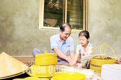 Người giữ hồn quê nơi phố thị