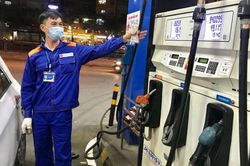 Giá xăng sắp giảm hơn 1.500 đồng/lít?