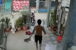 Một phụ nữ bị chém tử vong vì ngó vào nhà hàng xóm đang cãi nhau
