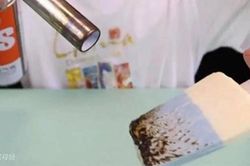 Công ty Trung Quốc gây sốc với những que kem 'không thể tan chảy'