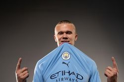 Lộ diện số áo của Haaland tại Man City