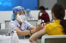 Nâng cao tỷ lệ tiêm vaccine để ngăn cản sự xâm nhập của virus