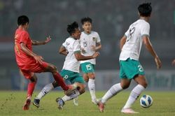 Cổ động viên U19 Indonesia buồn vì đội nhà bị loại
