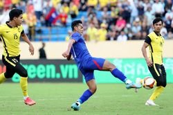 Đối thủ của U19 Việt Nam ở bán kết: U19 Lào hay U19 Malaysia đáng ngại hơn?