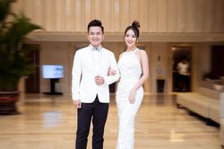 Á hậu Thụy Vân gặp sự cố khi dẫn sự kiện cùng MC Hạnh Phúc