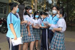 Giám đốc Sở GD&ĐT TPHCM: Đề thi vào 10 vừa sức, phù hợp dạy và học trên môi trường Internet