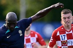 Lukaku vừa trở lại, ghi bàn giúp Inter giành chiến thắng 10-0
