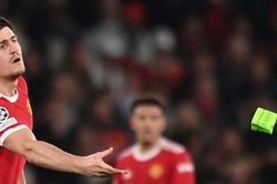 CĐV MU 'nản' vì Maguire lại được HLV Ten Hag giao băng thủ quân