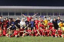 U19 Việt Nam và U 19 Thái Lan 'dắt tay nhau' vào vòng trong