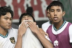 Bị loại ở vòng bảng Đông Nam Á, cầu thủ U19 Indonesia bật khóc tức tưởi