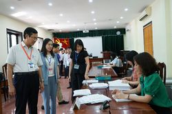 Thứ trưởng Nguyễn Văn Phúc: Bảo đảm công tác chấm thi nghiêm túc, đúng tiến độ