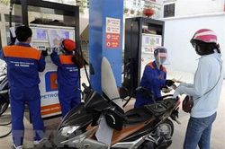 Giá xăng, dầu giảm chưa tác động đến thị trường hàng hóa tiêu dùng thiết yếu