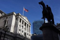 BoE: Lạm phát ở Anh có khả năng giảm mạnh trong năm tới
