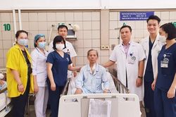 Tạo hình đường tiêu hóa trên thành công cho bệnh nhân hơn 80 tuổi