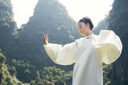 'Hoa không hương' của K-ICM và Văn Mai Hương: Dịu dàng và sâu lắng!
