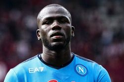Koulibaly sắp gia nhập Chelsea với giá 35 triệu bảng