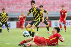 Clip trận U19 Việt Nam thua Malaysia 0-3 ở bán kết U19 Đông Nam Á
