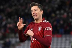 Lewandowski khiến Bayern đau đầu