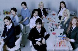 Sau khi tái ký với JYP, TWICE bất ngờ tung teaser thông báo comeback vào ngày 26/8