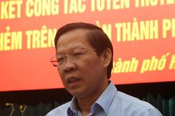 Chủ tịch TP.HCM: Hiến đất, mở hẻm để năm 2025 không còn khu dân cư 'ổ chuột'