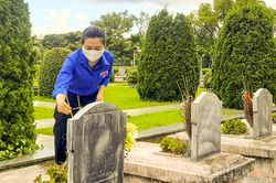 Hơn 100 đoàn viên thanh niên viếng Nghĩa trang Liệt sĩ A1