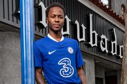 Chelsea: Sterling rồi sẽ khát bàn thắng như Lukaku?