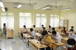 Hà Nội: Điều chỉnh chỉ tiêu, điểm chuẩn trúng tuyển lớp 10 đối với thí sinh diện F0