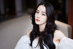 Địch Lệ Nhiệt Ba, Lưu Diệc Phi và loạt sao nữ là nạn nhân của bạo lực học đường
