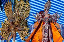 Kim Duyên thăng hoa khi diễn National Costume: Sân khấu trơn trượt hay dốc không là vấn đề
