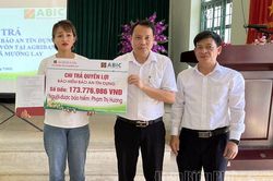 ABIC chi trả quyền lợi bảo hiểm Bảo an tín dụng cho khách hàng