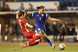 HLV Mai Đức Chung: 'Tuyển nữ Việt Nam thua toàn diện, tôi xin chịu trách nhiệm'