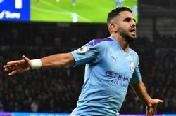 Man City giữ chân Mahrez