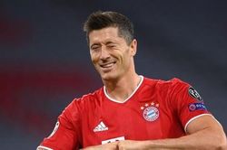 Barcelona đã có 'thần công' Robert Lewandowski