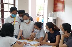 Trường công lập tại thành phố Vinh hạ điểm chuẩn, thêm gần 200 học sinh trúng tuyển vào lớp 10