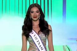 Kim Duyên lại đánh son đỏ, mặc đầm xuyên thấu: Tới công chuyện, up crown liền