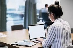 Chuyện nữ nhân viên bị cho là 'nhà nghèo' quyên góp gần 2 tỷ và sự thật phía sau