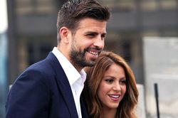 Pique từ chối đề nghị hàng triệu USD của Shakira