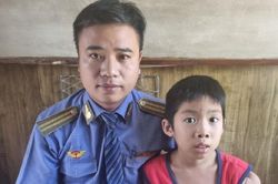 Phát hiện bé trai nghi bị bắt cóc, đưa lên tàu vào Nam