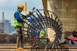 Giá vật liệu tăng đột biến, thi công cao tốc Bắc - Nam gặp khó