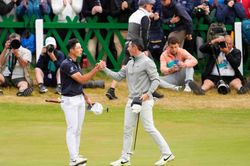 Rory McIlroy và Viktor Hovland cùng dẫn đầu trước vòng chung kết