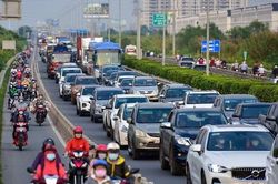 4 tuyến cao tốc sẽ thu phí không dừng từ 1/8