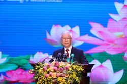 'Việt - Lào hai nước chúng ta, tình sâu hơn nước Hồng Hà, Cửu Long'