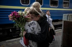 Trên chuyến tàu đêm trở về Kyiv
