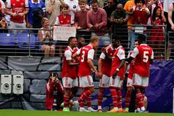Arsenal đối mặt 'bão chấn thương' trước thềm mùa giải mới