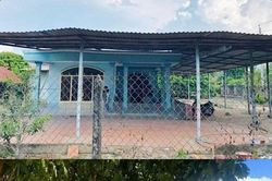 Nhà ở quê của Hoa hậu: Người giản dị, người xa hoa bất ngờ