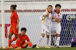 Huỳnh Như vượt xa Lê Công Vinh để trở thành huyền thoại số 1 ĐTQG