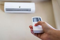 Bật điều hòa nhiệt độ càng cao, càng tiết kiệm điện: Chuyên gia lắc đầu làm thế này mới chuẩn, máy chạy bền hơn