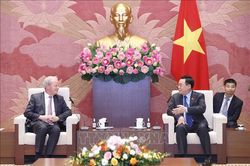 Chủ tịch Quốc hội đề nghị WB ưu tiên hỗ trợ Việt Nam xây dựng 'hạ tầng mềm'
