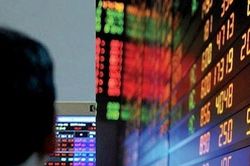 Cổ phiếu dầu khí khởi sắc, VN Index lại 'xanh vỏ, đỏ lòng'