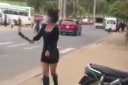 Công an Đà Lạt làm rõ vụ 'nữ tướng' múa dao trên phố